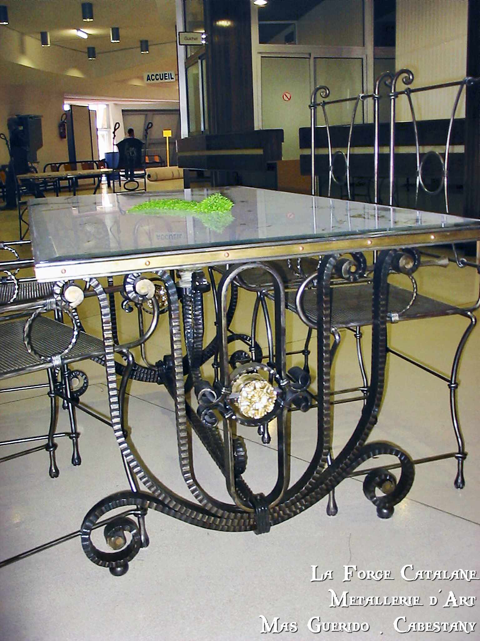 pied de table ouvrage volute insert forge catalane.jpg